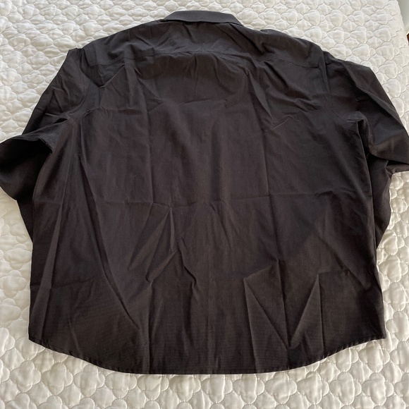 UNTUCKit Black Stone WF Button Down Shirt Size Large - Picture 2 of 6